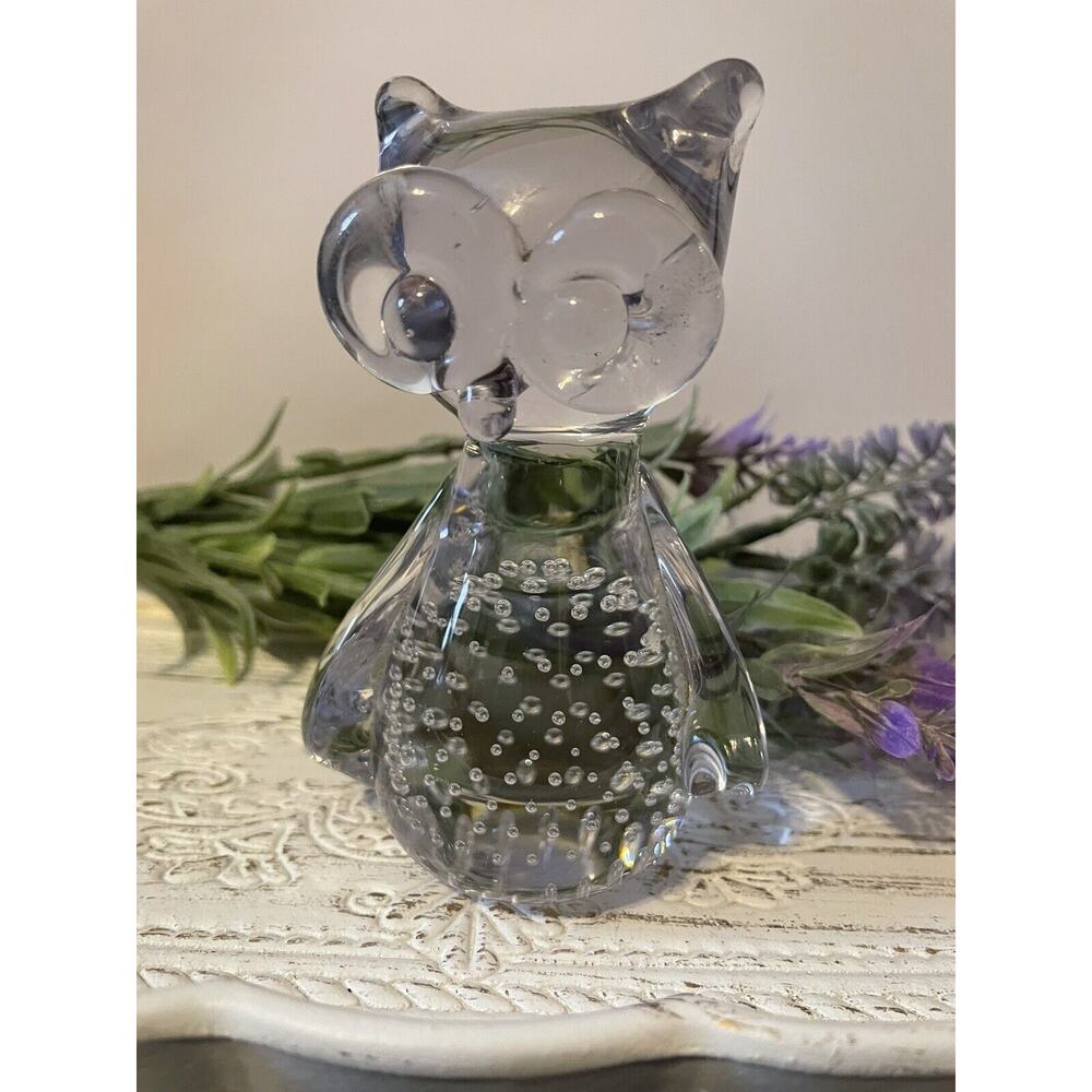 Clear Glass Owl Paperweight Big Eyes Bullicante Controlled Bubbles 4 1/4" tall